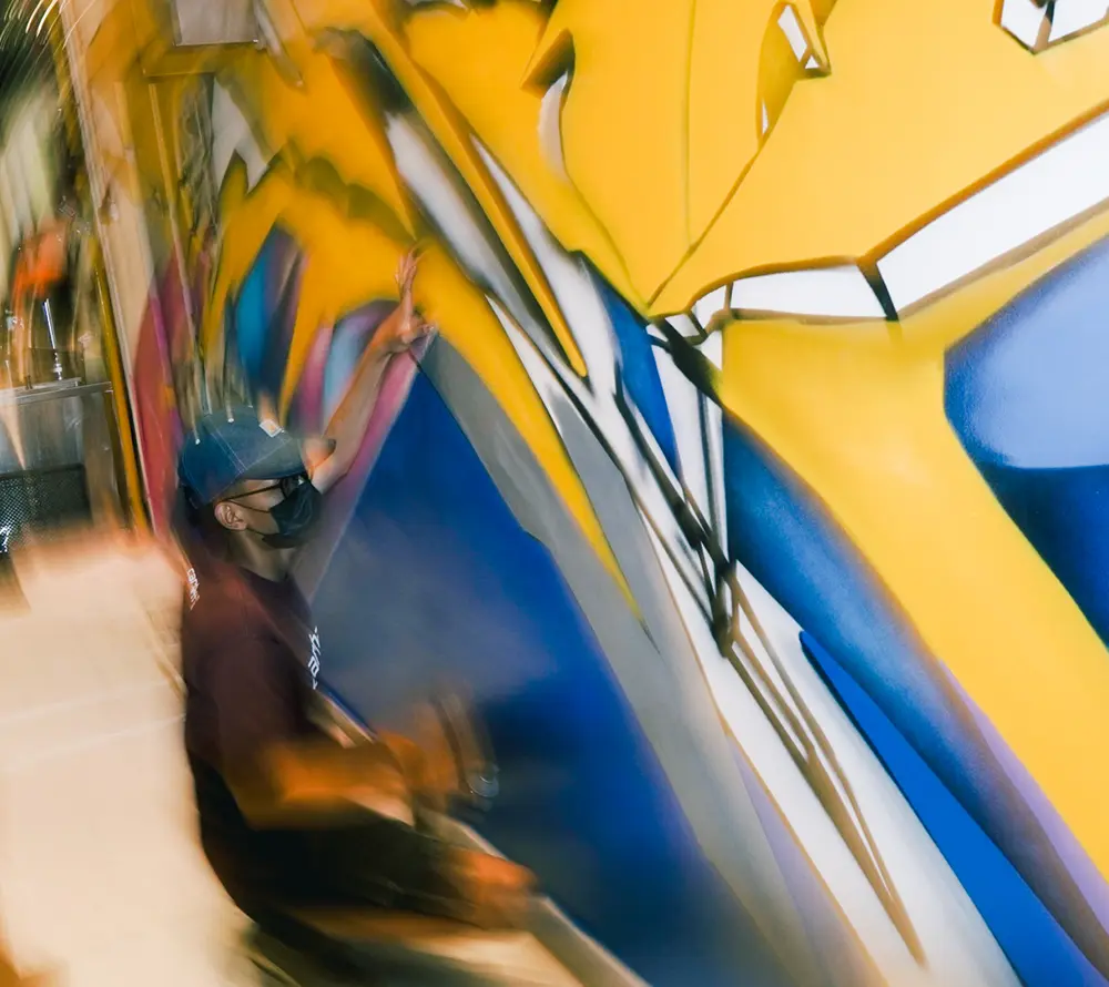 Yellow Jambi display shot 8